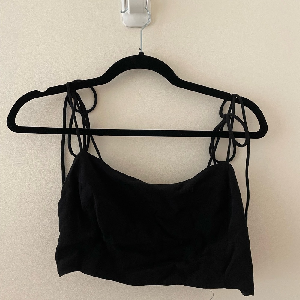 Aritzia Wilfred black cropped blouse